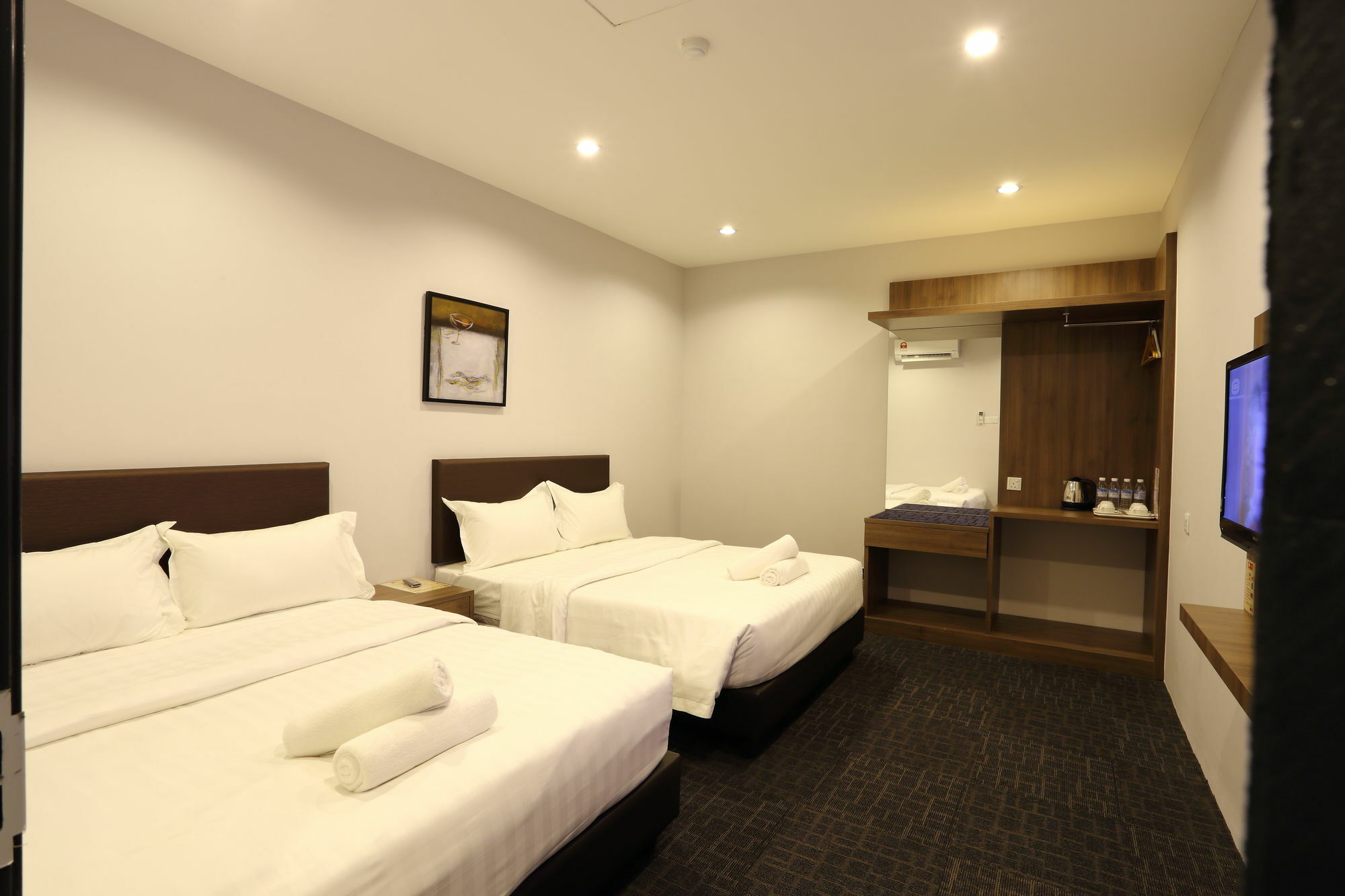 S Boutique Hotel 2*